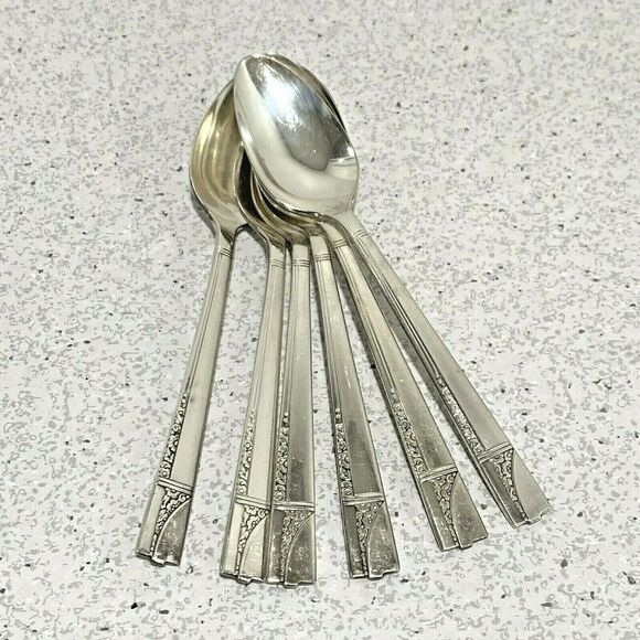 Vintage Oneida Silverplated Teaspoons Caprice Pattern Circa 1937 set of 6 spoons - Picture 1 of 6